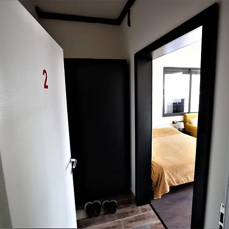 Stylish 1-bedroom In #2 *