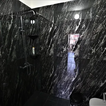 Апартаменты Stylish 1-bedroom In #2
